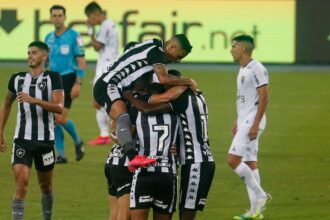 Botafogo vence Atletico MG