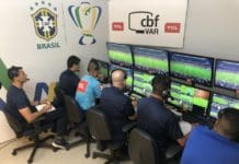 VAR e novas regras no futebol: justiça e velocidade em debate Arbitro de Video