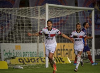 Flamengo enfim tem grande atuação e vence Bahia por 5 x 3 Flamengo vence o Bahia