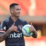 Sao Paulo vence o Flumiunense