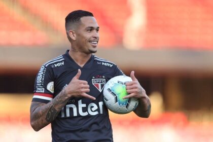 Sao Paulo vence o Flumiunense