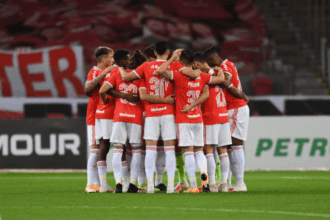 Internacional voando