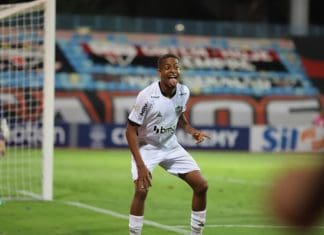 Atlético (MG) vence de virada jogo em Goiânia e assume a liderança Atletico MG vence Atletico GO