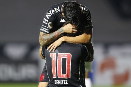 Vasco vence o Atletico (PR)