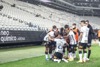 Corinthians vence o Bahia