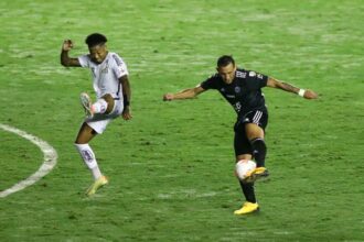 Santos empara com o Olimpia