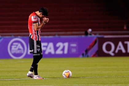 Sao Paulo perde para a LDU