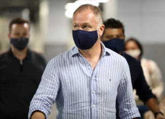 Mano Menezes poderá ser punido por ameaça a árbitro Mano Menezes