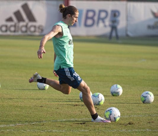 Flamengo x PSG: a estratégia rubro negra para repetir o feito do Botafogo Filipe Luis