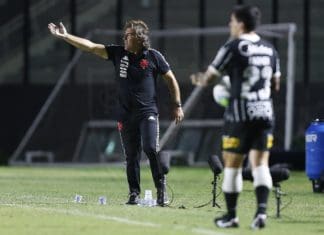 Sem vencer há nove jogos, Vasco busca reforços Ricardo Sá Pinto