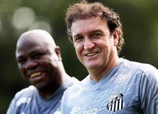 Recuperado da Covid-19, Cuca retorna ao comando do Santos Cuca