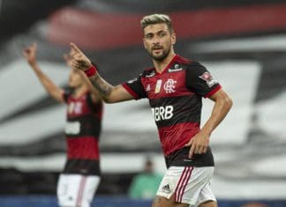 Flamengo bate recorde de gols perdidos no jogo contra o Coritiba Foto: Alexandre Vidal / Flamengo