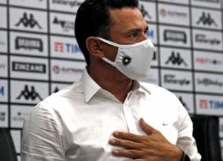 Hipótese de técnico estrangeiro ganha força no Botafogo Tulio Lustosa