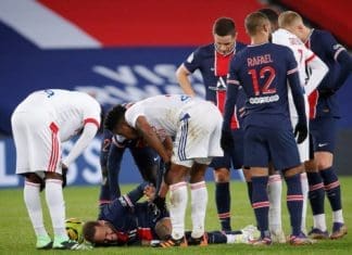 Neymar se machuca em entrada criminosa de Thiago Mendes, do Lyon Neymar