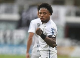 Marinho, atacante do Santos; amadurecimento profissional e consciência social Marinho