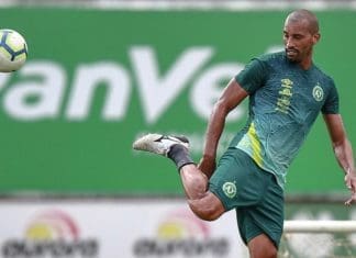 Jogador da Chape sofre fratura semelhante à de Neymar na Copa de 2014 Kadu