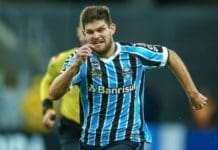 Com mais um pênalti polêmico no Brasileirão, Grêmio bate o Bahia por 1 x 0 e respira Kannemann foi um dos melhores