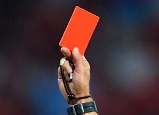 Atitude desrespeitosa Cartão Vermelho