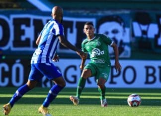 Com desconforto na coxa esquerda, Leo Gomes desfalca a Chapecoense contra o Atlético (MG) Léo Gomes