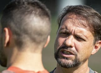 Ainda sem Renato Gaúcho no banco, Flamengo recebe a Chapecoense Treino do Flamengo