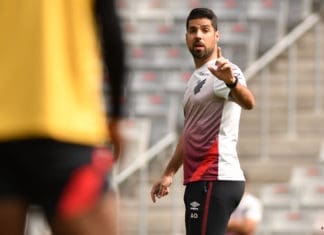 Diretoria do Sport tenta blindar técnico António Oliveira Antônio Oliveira (foto: Gustavo Oliveira)