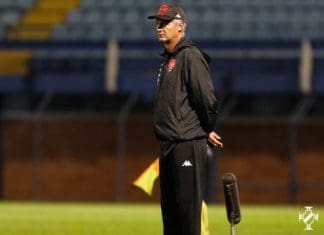 Erros sucessivos afastam cada vez mais o Vasco do acesso Lisca