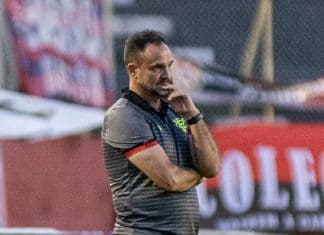 Invicto no comando do Vitória, técnico Wagner Lopes exalta elenco Wagner Lopes (Pietro Carpi / EC Vitória)