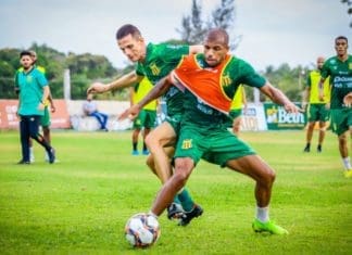 Há sete jogos sem vencer e ameaçado de rebaixamento, Sampaio Corrêa encara o Avaí Sampaio Corrêa