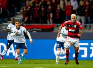 Torcida culpa Vítor Pereira pelo vexame do Flamengo