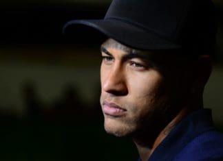 Neymar passará por cirurgia e só deve voltar na próxima temporada