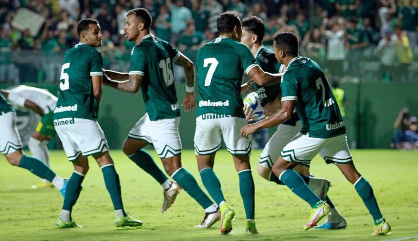 Goiás luta pela ponta da Série B
