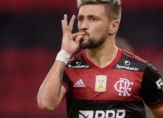 Arrascaeta ainda é dúvida para duelo entre Flamengo e Cruzeiro