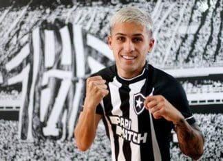Botafogo anuncia contratação de atacante uruguaio