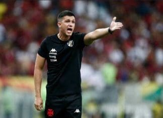 Pressão não gera efeitos e Barbieri segue técnico no Vasco