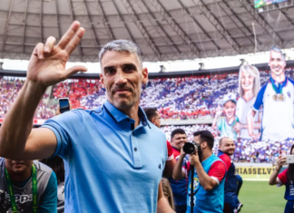 O reencontro de Vojvoda, agora no Santos, com o Fortaleza Técnico Juan Pablo Vojvoda