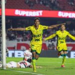 Jogadores do Mirassol comemoram gol contra o São Paulo