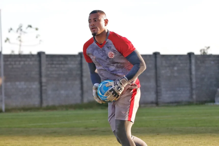 Renan Bragança, goleiro do América (RN)