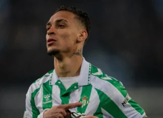 Antony, de vilão em Manchester a herói do Betis Antony