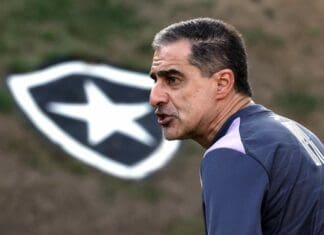 Após a estreia no Mundial, como o Botafogo deve se preparar para encarar o gigante PSG? Renato Paiva