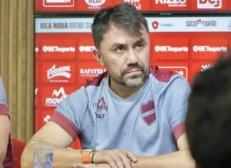 Em queda na tabela, Vila Nova acerta com técnico Luizinho Lopes Luizinho Lopes