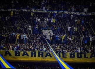 Boca Juniors: um gigante histórico agoniza na Argentina Torcida do Boca Juniors