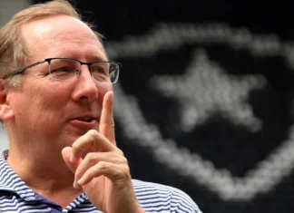 O pesadelo do Botafogo: irresponsabilidade de Textor destrói até lembranças de 2024 John Textor