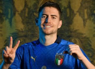 Histórias de superação: imigrantes que brilham defendendo seleções europeias Jorginho, Seleção Italiana