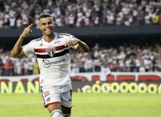 Corinthians acerta contratação de meia Alisson alisson