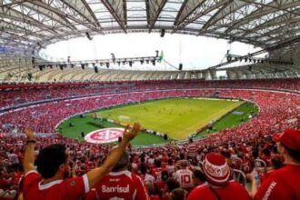 Torcedores do Inter viram o time perder em casa na estreia no Brasileirão